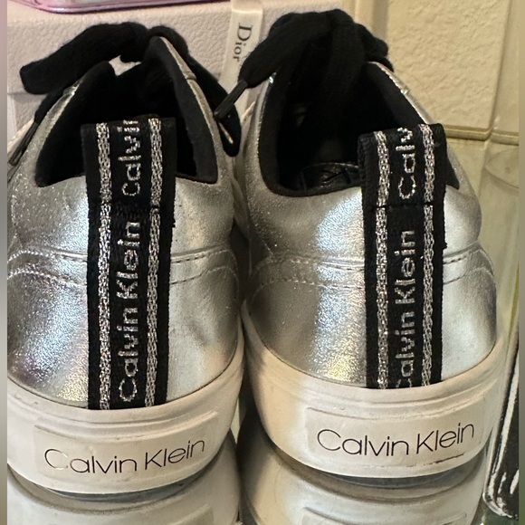 CK Calvin Klein metallic silver & black shoes flats size 10 - Picture 4 of 6